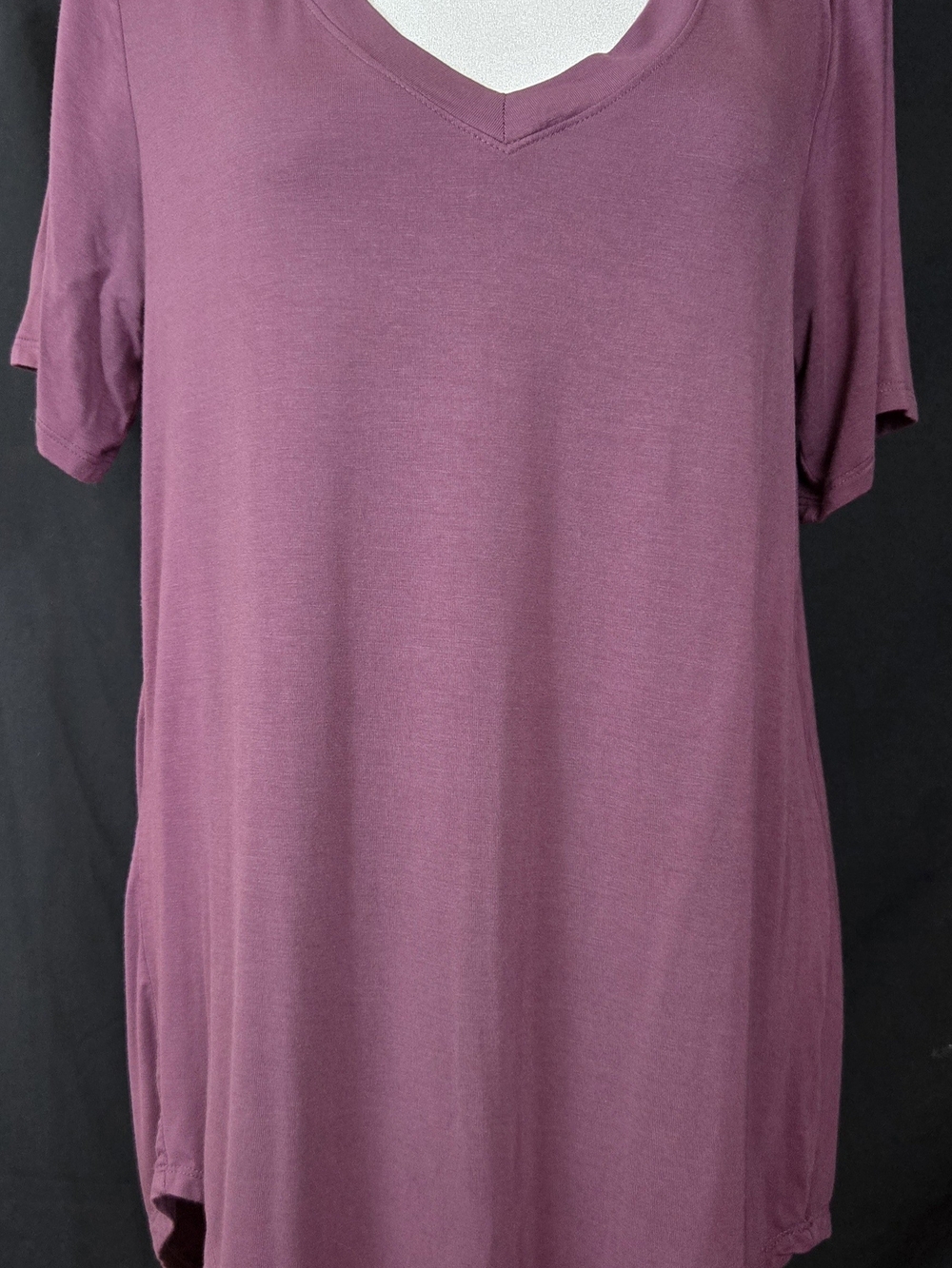 Women's V-Neck Short Sleeve Top in Dusty Plum#711